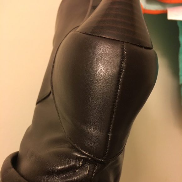 REDUCED! ✂NYLA NWOT brown leather platform booties - Picture 3 of 6